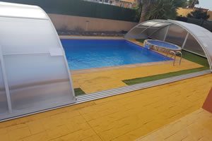 Image of the pool with the pool cover